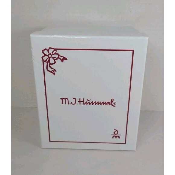 MJ Hummel 2005 First Annual “Making New Friends” Star Shaped Christmas Ornament - Picture 7 of 7